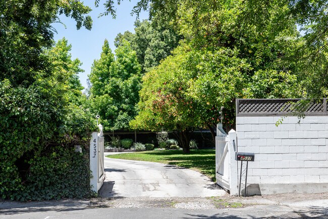 Foto del edificio - 4537 Agnes Ave