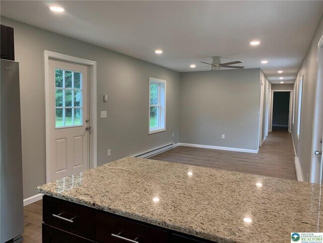 Foto del edificio - 1333 Turkey Ridge Rd