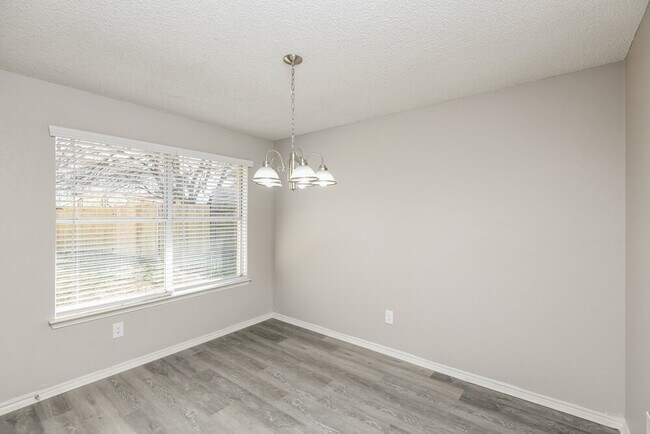 Building Photo - 8221 Cloverglen Ln