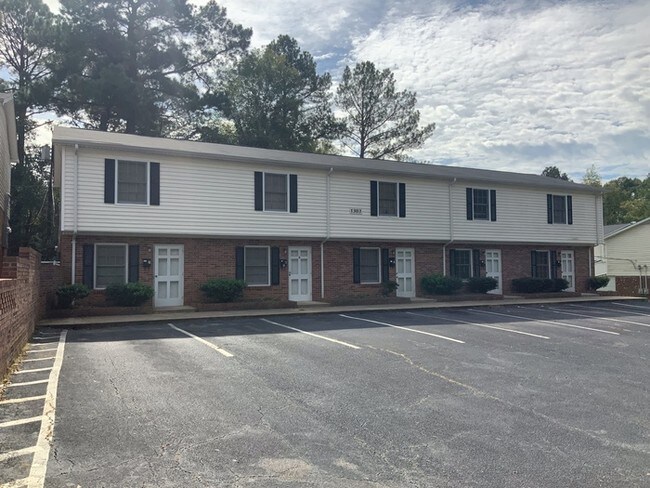 Building Photo - 1303 Eula Ct