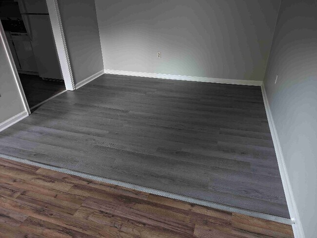 Foto del edificio - 103 Molloy Ct