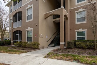 Building Photo - 7990 Baymeadows Cir E