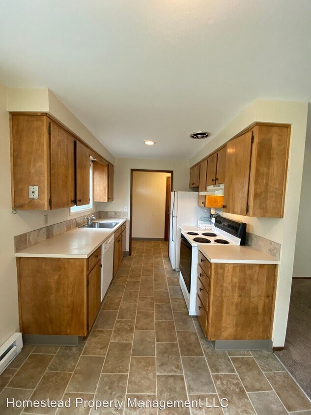 Primary Photo - 1115-1179 Liberty Cir S
