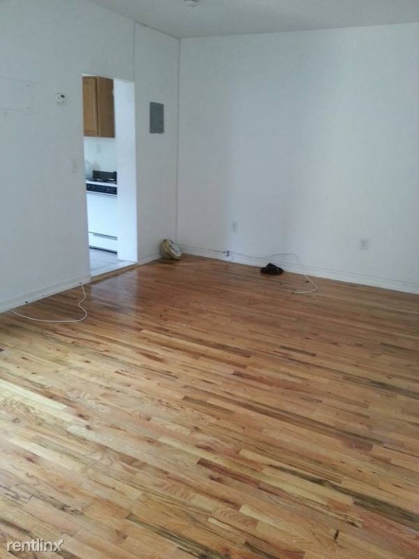 Building Photo - 1 br, 1 bath Apartment - 5101 Snyder Ave