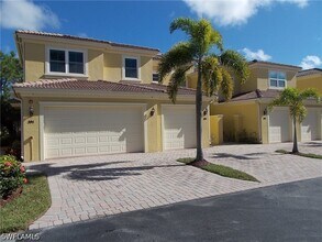Building Photo - 1445 Mariposa Cir