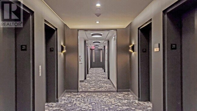 Photo du bâtiment - 101 Erskine Ave