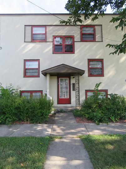 Building Photo - APPLICATION PENDING -- Spacious 1 Bed/1 Ba...