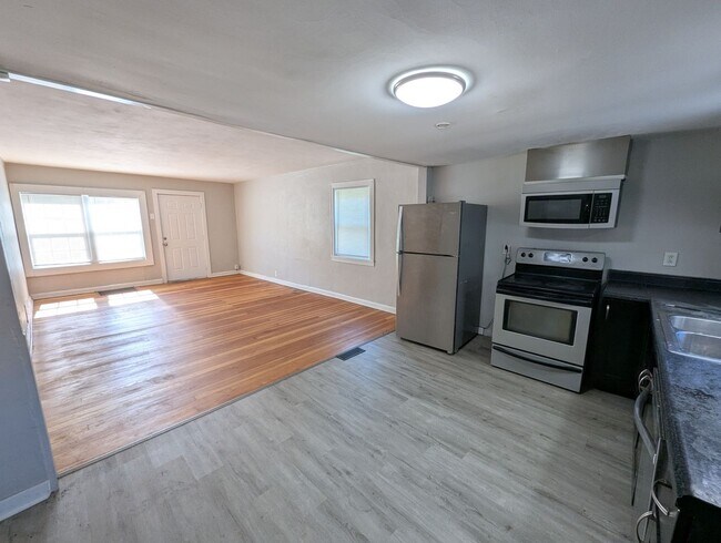 Foto del edificio - COMING SOON: Style, Space, and Small-Town Charm in the Heart of Kirkwood