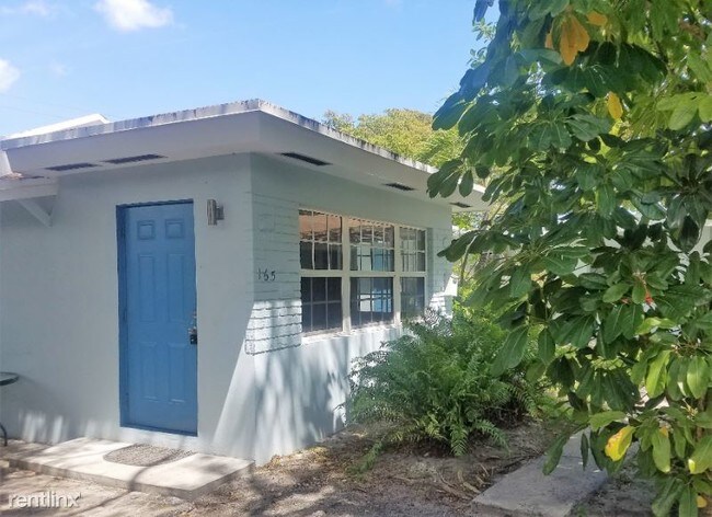 Building Photo - 165 NW 40th St