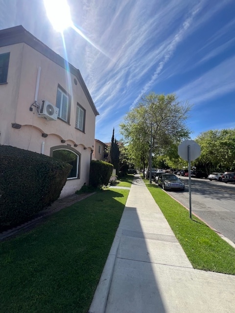 Foto del edificio - 2192 Pine Ave