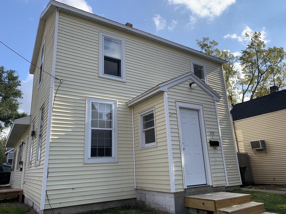 99 Houston Ave Unit 1, Muskegon, MI 49440 Room for Rent in Muskegon