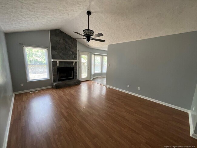 Foto del edificio - 3355 Lubbock Dr