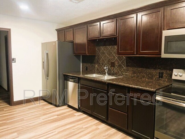Foto del edificio - 3112 Timber Ln