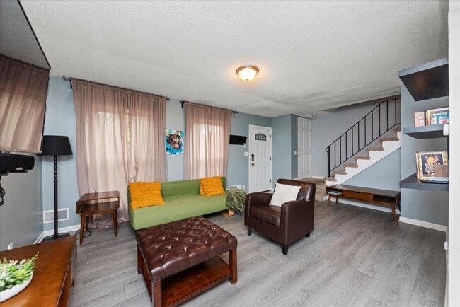 Foto del edificio - 15 N Fernwood Dr