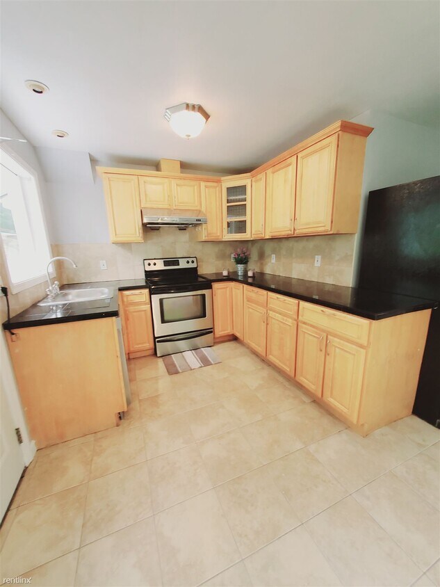 Primary Photo - 2 br, 1.5 bath Townhome - 93 N Taylor Ave ...
