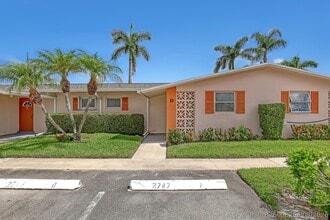 Building Photo - 2747 Dudley Dr E