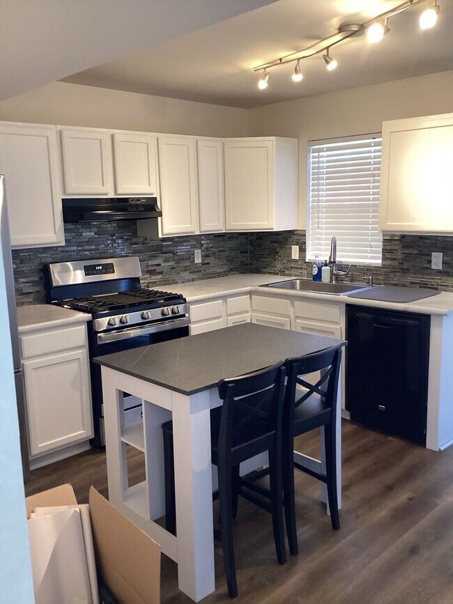 Foto del edificio - Townhome in Plum Creek Village