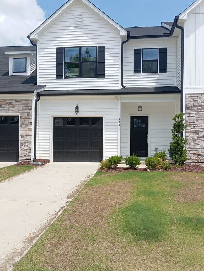 Building Photo - 730 Putney Hl Rd