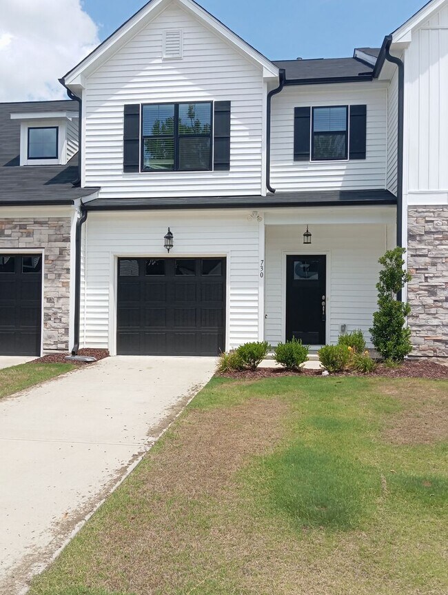 Foto del edificio - 730 Putney Hl Rd