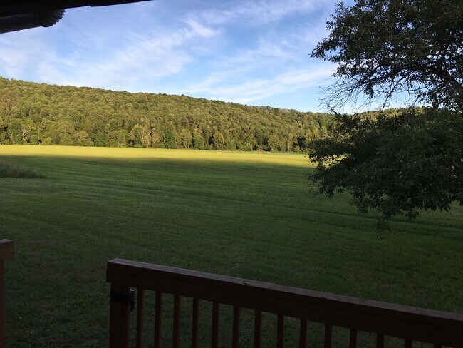 Building Photo - 2294 W Creek Rd