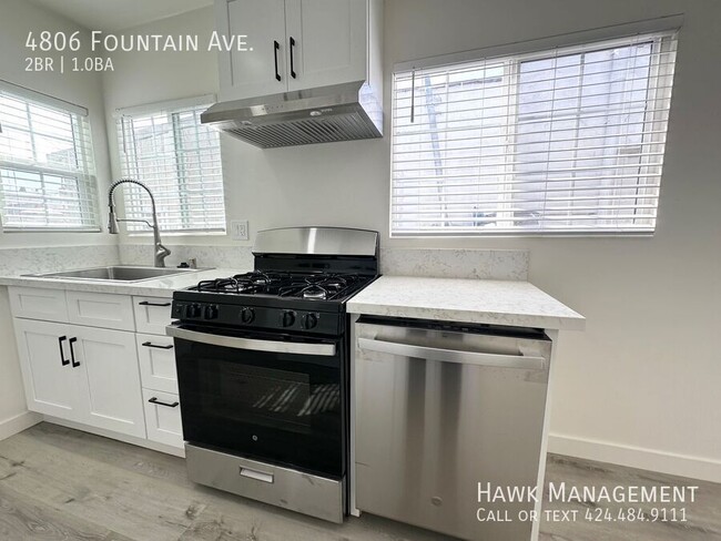 Foto del edificio - 4806 Fountain Ave