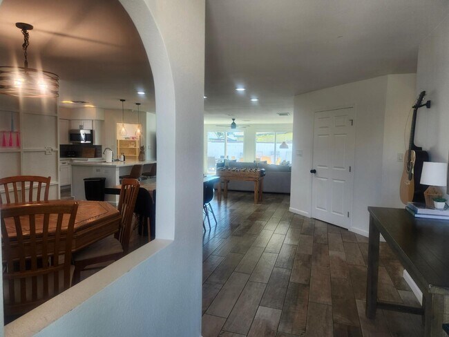 Building Photo - 7225 E Villa Way