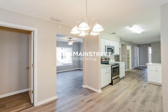 Foto del edificio - 3 Bedroom Pet-Friendly Home in LAKELAND, FL with Main Street Renewal