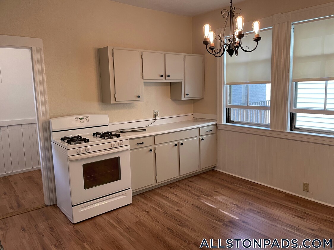 Primary Photo - 78 Aldie St