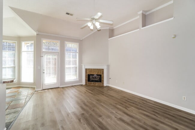 Building Photo - 5363 Brookwater Cove S