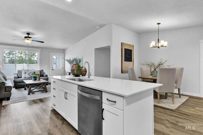 Foto del edificio - 1482 W Woodpine St