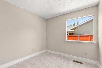 Building Photo - 828 Stoneridge Cir