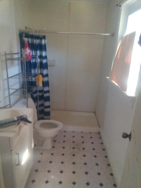 Foto del edificio - 1305 Herman St