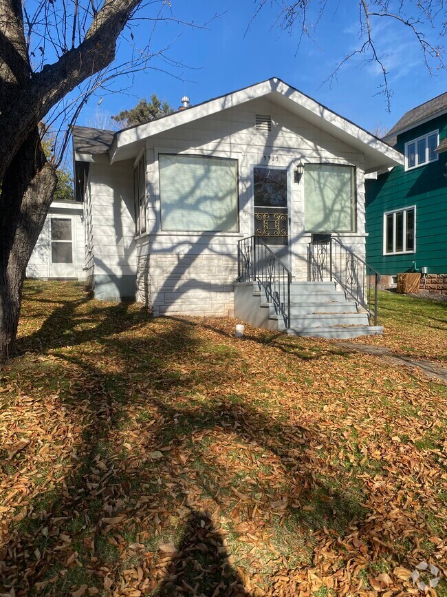 Lakeside/Lester Park Apartments for Rent with Parking Duluth, MN 1