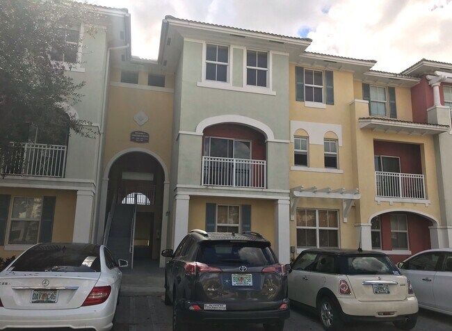 Building Photo - 10902 NW 83rd St