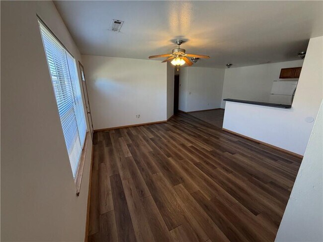 Foto del edificio - 1953 S 18th St