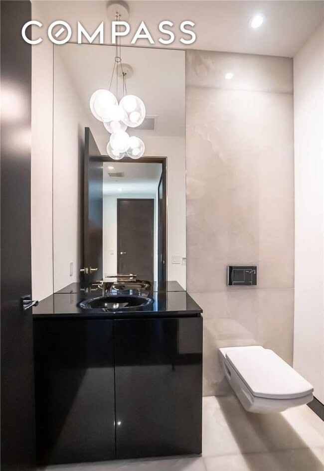 Building Photo - 157 W 57th St