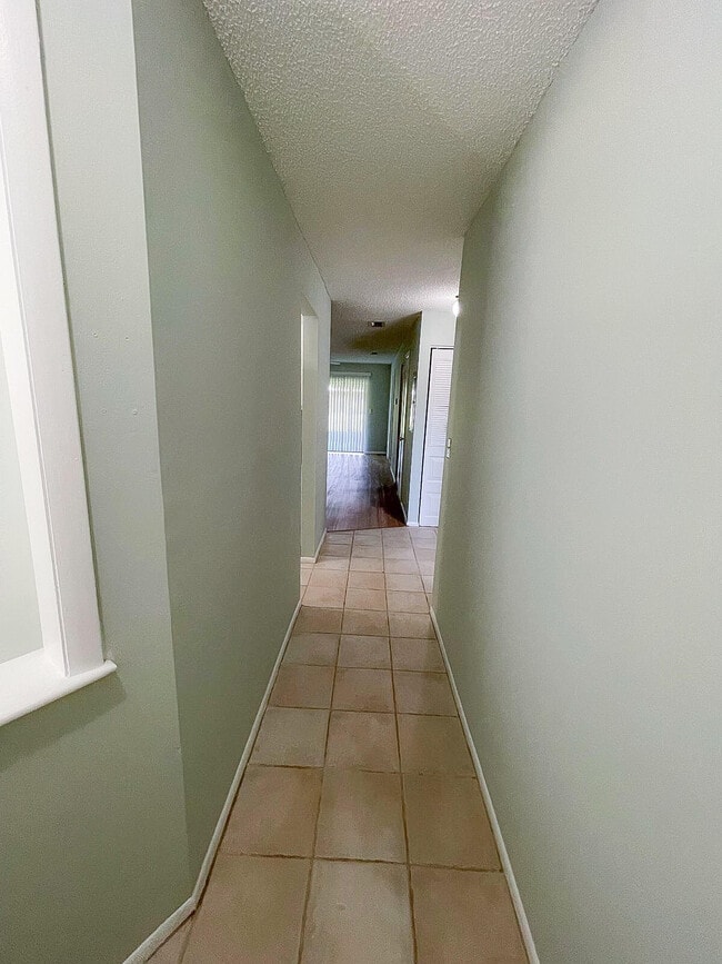 Foto del edificio - 6010 Indrio Rd