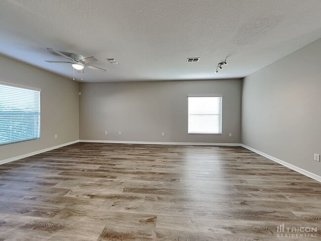 Building Photo - 13814 Crater Cir