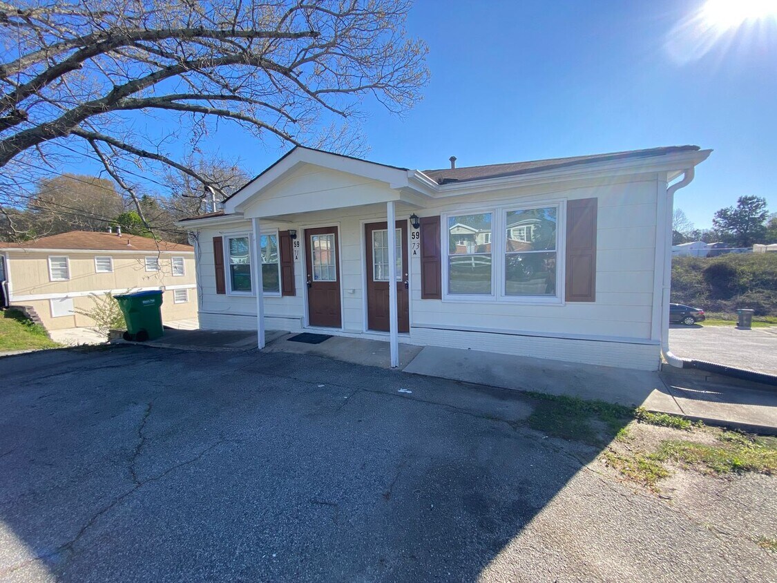 Foto principal - 5963 Peco Ln