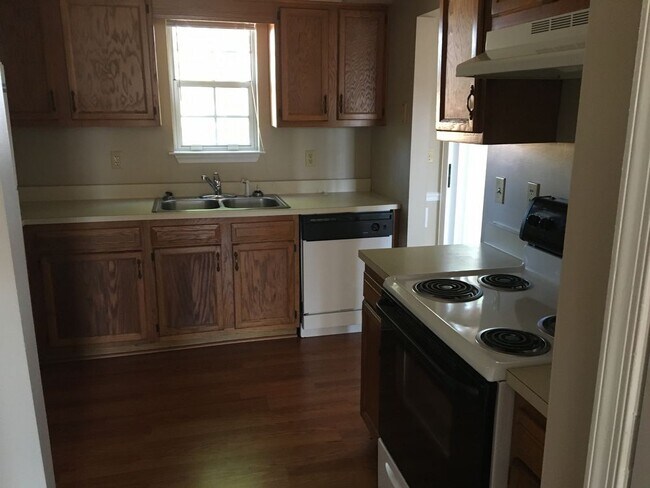 Building Photo - Culpeper Home For Rent