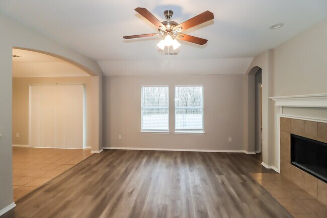 Foto del edificio - 904 Starling Ln