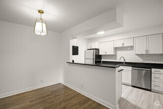 Building Photo - 2020 S Congress Ave
