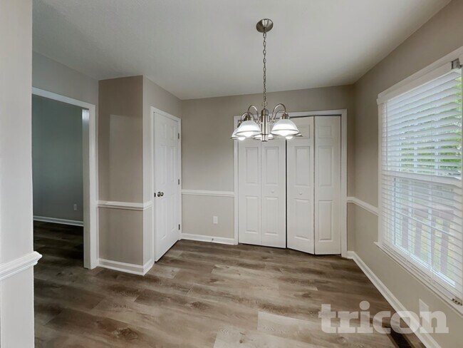 Foto del edificio - 624 Convexa Ct