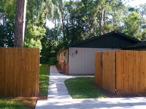 Building Photo - 621 Marianna Rd