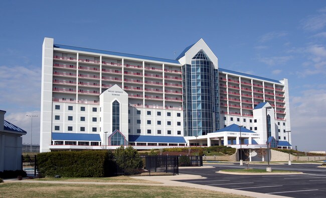 Building Photograph - LoneStar Tower