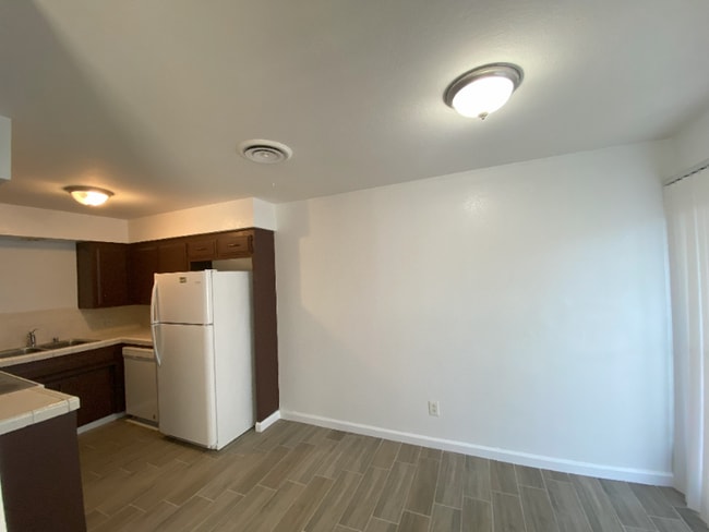 Building Photo - 4417 Parkwood Ct