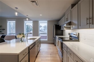 Building Photo - 105 W Court St