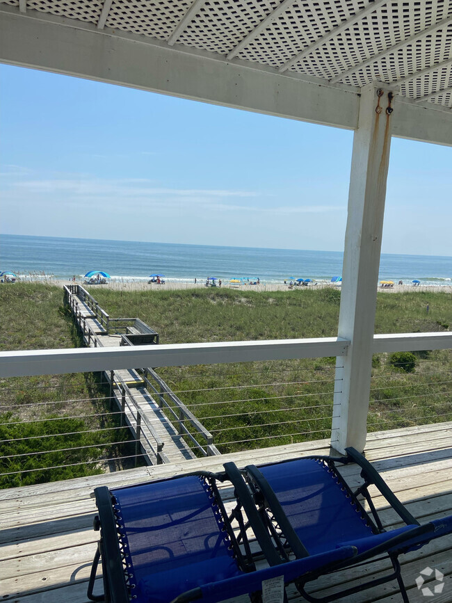 Oceanfront Carolina Beach Condo with Pool and Views!, Carolina Beach –  Updated 2023 Prices