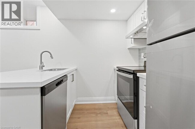 Photo du bâtiment - 187 Oak Ave