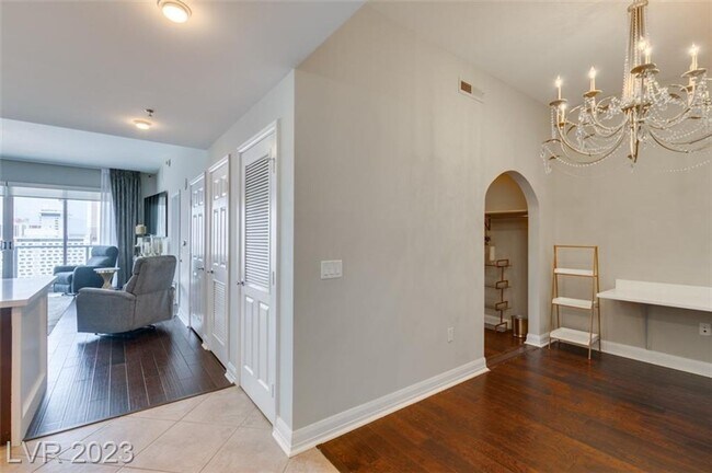Foto del edificio - WELCOME TO LUXURY LIVING AT THE OGDEN HIGH...